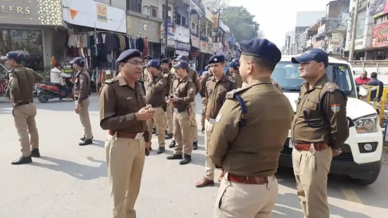 हल्द्वानी हिंसा के बाद हरिद्वार के सभी बाॅर्डर पर रखी जा रही कड़ी निगरानी हल्द्वानी हिंसा के बाद हरिद्वार के सभी बाॅर्डर पर रखी जा रही कड़ी निगरानी