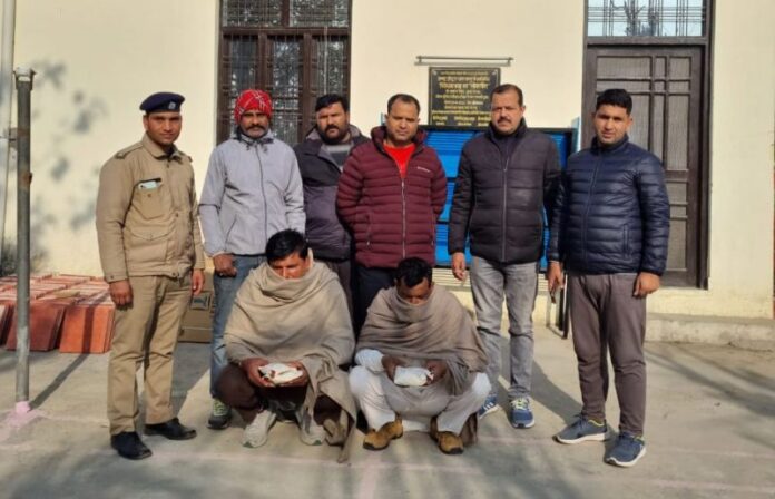 40 लाख की स्मैक सहित दो गिरफ्तार 40 लाख की स्मैक सहित दो गिरफ्तार