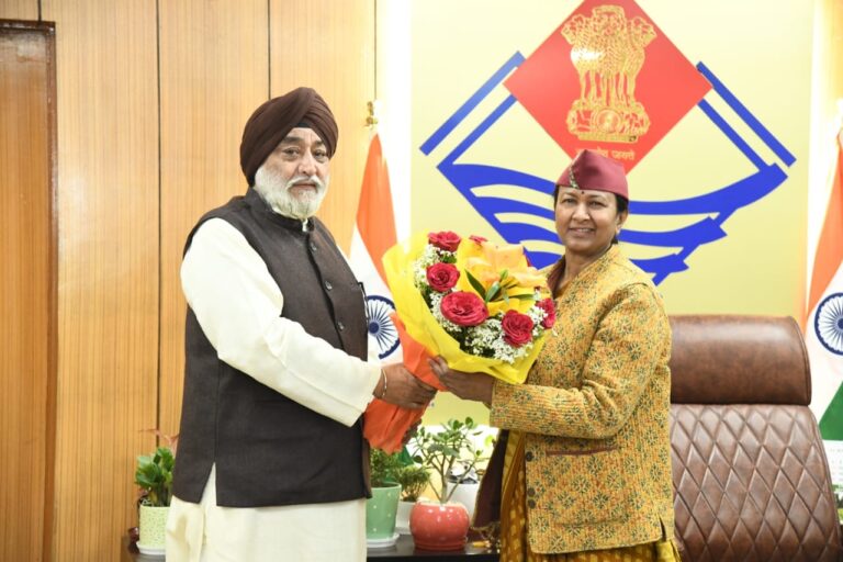25 मई को खुलेंगे श्री हेमकुंट साहिब के कपाट 25 मई को खुलेंगे श्री हेमकुंट साहिब के कपाट