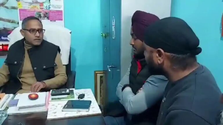 स्कूल प्रबंधन की लापरवाही से दो छात्राओं की बोर्ड परीक्षा छूटी स्कूल प्रबंधन की लापरवाही से दो छात्राओं की बोर्ड परीक्षा छूटी