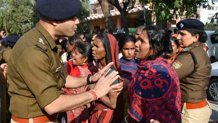 नाबालिग उत्पीड़न के मामले का महिला आयोग ने लिया संज्ञान,जांच के आदेश नाबालिग उत्पीड़न के मामले का महिला आयोग ने लिया संज्ञान,जांच के आदेश