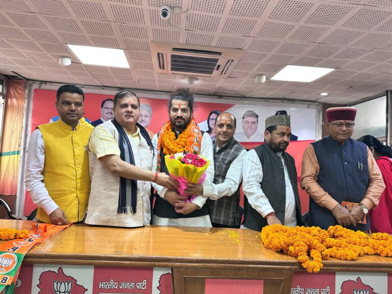 समाजसेवी राजदीप परमार ने थामा भाजपा का दामन समाजसेवी राजदीप परमार ने थामा भाजपा का दामन