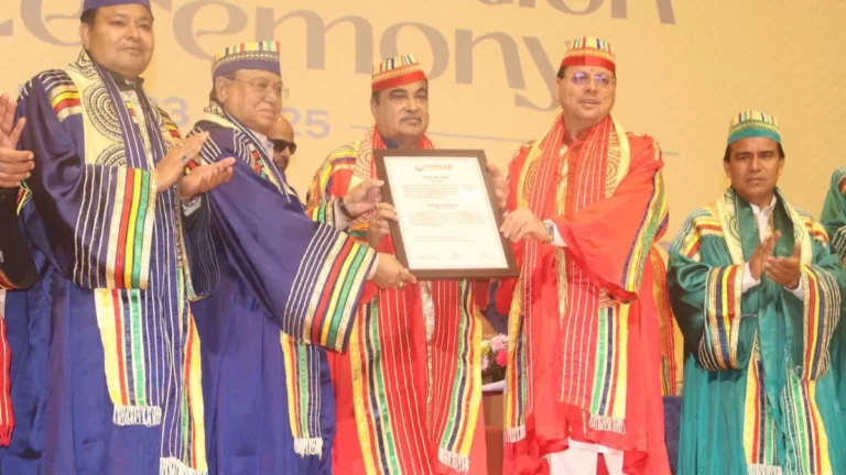 केंद्रीय मंत्री नितिन गडकरी को इस मानद उपाधि से किया गया सम्मानित, बोले- लक्ष्य प्राप्त करने के लिए निरंतर जुटे रहना जरूरी