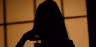 शिक्षा के मंदिर में शर्मनाक हरकत: छात्रा की ड्रेस पर शिक्षक ने किया भद्दा कमेंट, कैंसिल हुई स्कूल की एनओसी