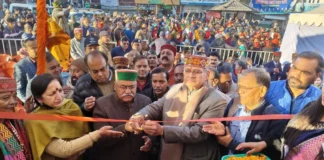 पहाड़ों की रानी में मसूरी विंटरलाइन कार्निवाल शुरू, लोक संस्कृति के समागम में झूमे सैलानी