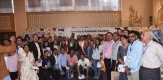 जम्मू-कश्मीर पर्यटन ने इंडिया ट्रैवल मार्ट (आईटीएम) देहरादून में सर्वश्रेष्ठ स्टॉल का पुरस्कार जीता