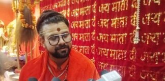 माँ कंसमर्दनी दरबार में नवरात्र के 5 वे दिन सम्पट खुलने के अवसर पर हुआ भव्य पूजा अर्चन । श्रद्धालुओं ने लिया माता का आशीर्वाद ।