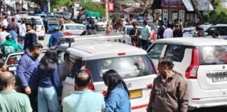 नैनीताल में वीकेंड पर टूटा पर्यटकों का रिकॉर्ड! पार्किंग फुल, शहर में लगा जाम