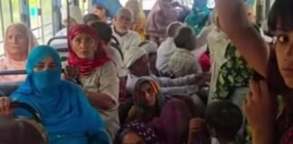 उत्तराखंड में पकड़ी गई हरियाणा की ओवरलोड बस, 42 सीटर बस में ठूंसे गए 60 से ज्यादा यात्री