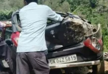 अल्मोड़ा सड़क हादसा: लमगड़ा के चायखान के पास खाई में गिरी कार, 4 की मौत, 2 गंभीर घायल