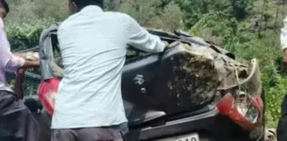 अल्मोड़ा सड़क हादसा: लमगड़ा के चायखान के पास खाई में गिरी कार, 4 की मौत, 2 गंभीर घायल