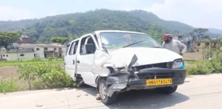 अल्मोड़ा में भीषण सड़क हादसा: रॉन्ग साइड से आए तेज रफ्तार कैंटर ने कार को मारी टक्कर, एक ही परिवार के 5 लोग घायल