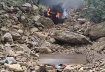 उत्तराखंड: नई कार से घर लौट रहा था CRPF जवान, 350m गहरी खाई में गिरा वाहन.. 2 लोगों की दुखद मृत्यु