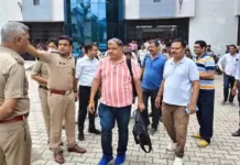 सितारगंज रिश्वत मामला: 20 घंटे बाद विजिलेंस ने हिरासत में लिए दोनों कर्मचारियों को किया रिहा, उठे कई सवाल