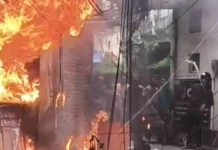 देहरादून: घंटाघर के पास फोटो लेमिनेशन शॉप में भीषण आग, एक घंटे बाद पाया गया काबू