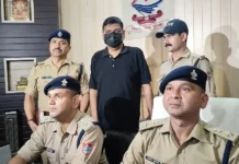 UPSC में असफल, बना फर्जी IPS! रिटायर्ड IAS अधिकारी के बेटे ने वर्दी पहनकर ठगे लाखों, दून पुलिस ने दबोचा