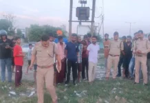 रुद्रपुर में ग्राउंड में मिला युवक का शव, मचा हड़कंप; नहीं हुई शिनाख्त, PM रिपोर्ट खोलेगी मौत का राज