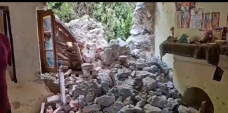 मसूरी: एसडीएम कार्यालय परिसर में चट्टान गिरने से मचा हड़कंप
