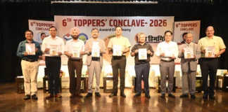 देहरादून: 31 स्कूलों के 306 टॉपर्स सम्मानित, IAS डॉ. पंकज पांडेय बोले— सफलता के शिखर पर टिके रहना सबसे बड़ी चुनौती