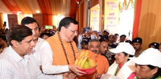 पुष्पवर्षा और चरण प्रक्षालन के साथ देवभूमि ने किया शिवभक्त कांवड़ियों का अभिनंदन