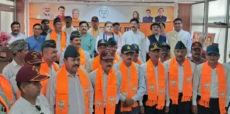 देहरादून में BJP का बड़ा शक्ति प्रदर्शन! सैकड़ों पूर्व सैनिकों ने थामा कमल, भट्ट बोले- 2027 में लगेगी जीत की हैट्रिक