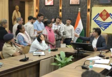 जन समाधान दिवस में डीएम का सख्त एक्शन, 150 से ज्यादा शिकायतों पर दिए जांच और कार्रवाई के निर्देश