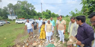 बाढ़ प्रभावित क्षेत्रों का मंत्री और विधायक ने किया स्थलीय निरीक्षण, अधिकारियों को त्वरित कार्रवाई के निर्देश