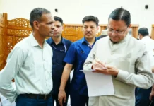 मुख्यमंत्री ने मुख्य सेवक सदन में सुनी जनसमस्याएं, अधिकारियों को त्वरित समाधान के निर्देश