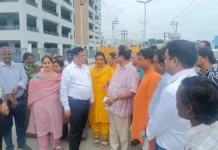 आढ़त बाजार के विकास कार्यों का विधायक विनोद चमोली और एमडीडीए उपाध्यक्ष बंशीधर तिवारी ने किया स्थलीय निरीक्षण