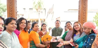 धामी को बहनों ने बांधा रक्षा सूत्र, CM बोले—मातृशक्ति का आशीर्वाद उत्तराखंड के विकास की ताकत
