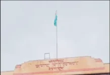 स्वतंत्रता दिवस पर नगर निगम परिसर में मेयर सौरभ थपलियाल ने किया ध्वजारोहण