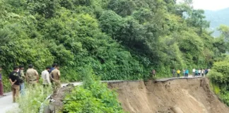 मसूरी जाने वालों के लिए बड़ी खबर: NH-707A का बड़ा हिस्सा टूटा, कैम्पटी-यमुना ब्रिज मार्ग पूरी तरह बंद