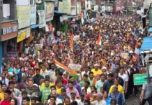 भारी बारिश के बीच बिंदुखत्ता में राजस्व गांव की मांग ने पकड़ा जोर, लालकुआं में उमड़ा जनसैलाब