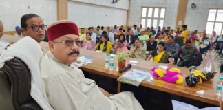 महाराज ने मौके पर ही किया जन समस्याओं का निस्तारण श्रम विभाग द्वारा आयोजित श्रमिक पंजीकरण एवं नवीनीकरण शिविर में किया प्रतिभाग
