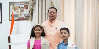 माउंट किलिमंजारो फतह करने वाले नन्हे पर्वतारोहियों से मिले सीएम धामी
