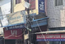 दादी के घर में जाते ही मासूम को गोद में उठाकर ले गया युवक ईदगाह रोड पर दिनदहाड़े अपहरण से मचा हड़कंप ज्वालापुर पुलिस ने शुरू की तलाश