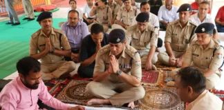 विश्वकर्मा जयंती पर एसएसपी देहरादून ने पुलिस लाइन में की पूजा-अर्चना, शस्त्रों और वाहनों का किया पूजन