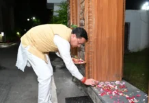 प्रधानमंत्री श्री नरेंद्र मोदी के जन्मदिवस पर मुख्यमंत्री धामी ने जलाया ‘आशीर्वाद का दीया’