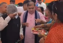 हल्द्वानी में तिलक पोंछने का वीडियो वायरल, कांग्रेस ने दुष्यंत गौतम पर साधा निशाना; 2027 चुनाव की तैयारियों के बीच गरमाई सियासत