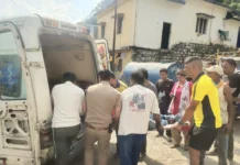 सहस्त्रधारा में 50 मीटर गहरी खाई में गिरी कार, SDRF ने तीन घायलों को किया रेस्क्यू