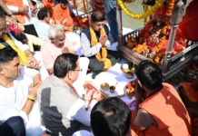 पीएम मोदी के सार्वजनिक जीवन के 25 वर्ष पूरे होने पर सीएम धामी ने हरकी पैड़ी पर की गंगा आरती
