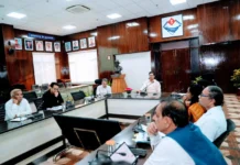 विकास परियोजनाओं की बाधाओं को दूर करने के लिए विभागीय समन्वय एवं समयबद्ध कार्यवाही पर जोर- सचिव लोनिवि