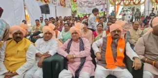 देहरादून में भाजपा नेताओं ने सुनी PM मोदी की मन की बात, महेंद्र भट्ट ने कार्यकर्ताओं से किया संवाद