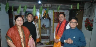मुख्यमंत्री पुष्कर सिंह धामी ने पैतृक गांव हड़खोला स्थित श्री हरि चंद देवता मंदिर में की पूजा-अर्चना