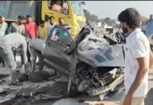 हल्द्वानी में भीषण सड़क हादसा: तेज रफ्तार कार पलटकर डिवाइडर से टकराई, दो नाबालिगों की मौत, दो घायल